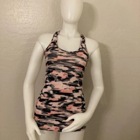 Lululemon Wamo Camo Pink Cool Racerback Tank Top Size 4 - Picture 2 of 10